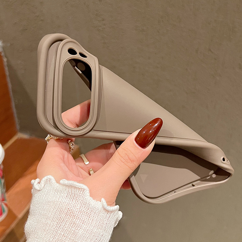 Weihnachtsmann-weiche TPU-Hand – Google Pixel 9 Pro Bewertung und Preis